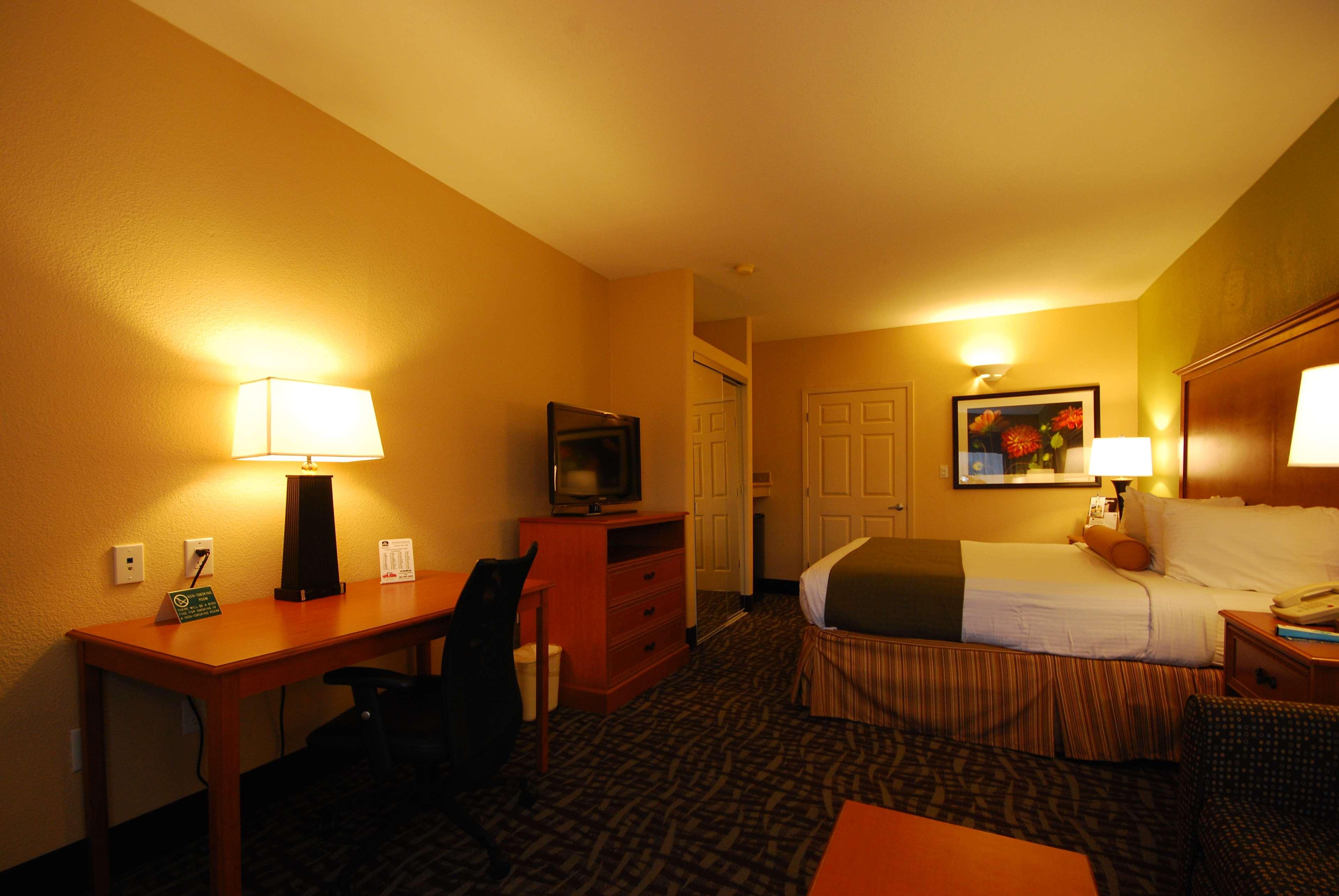 Best Western Plus Emerald Inn & Suites Garden City Zewnętrze zdjęcie