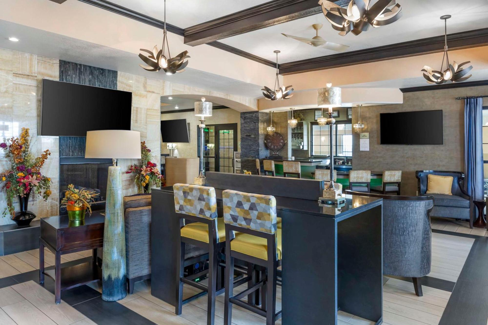 Best Western Plus Emerald Inn & Suites Garden City Zewnętrze zdjęcie