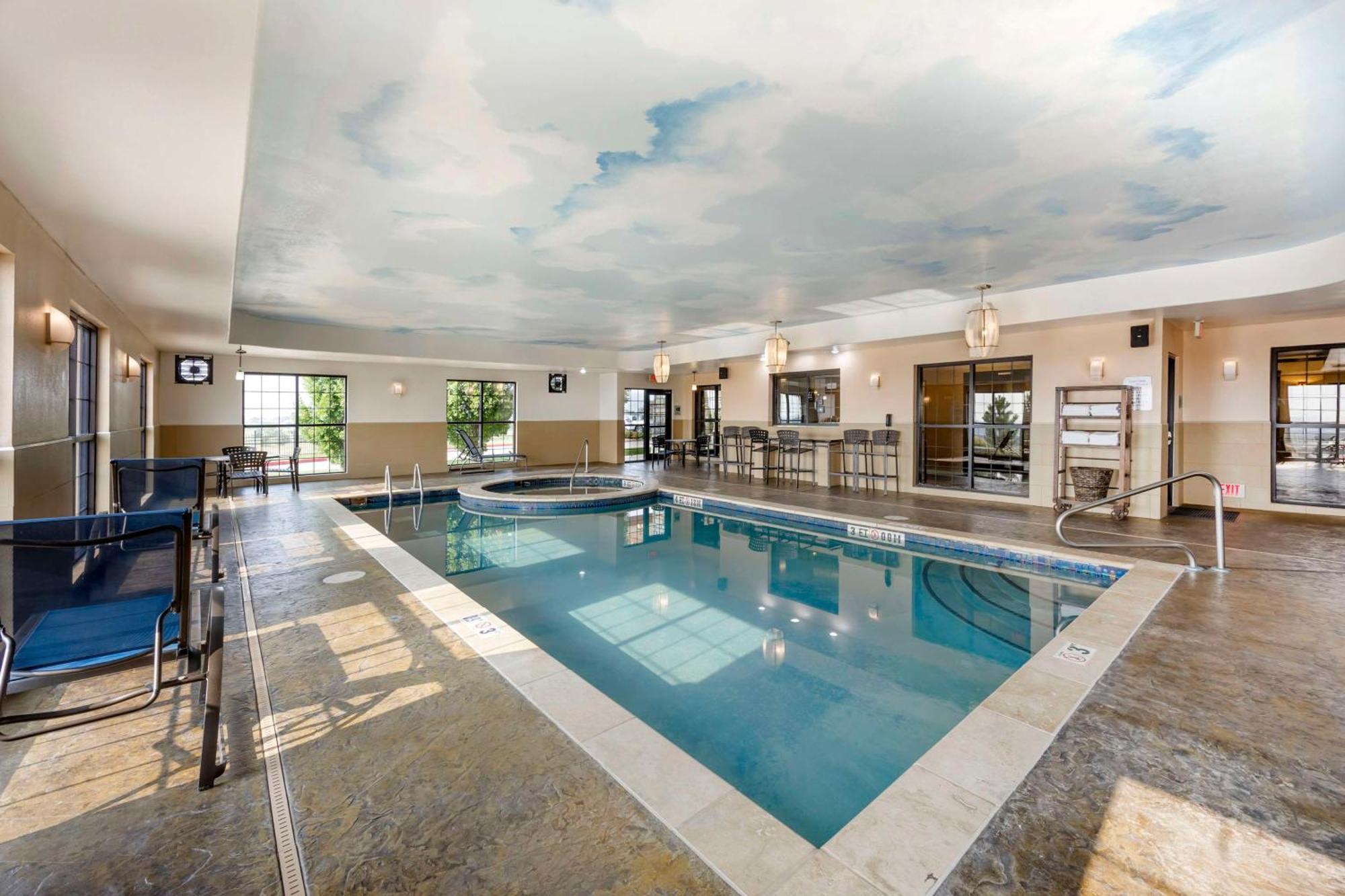 Best Western Plus Emerald Inn & Suites Garden City Zewnętrze zdjęcie